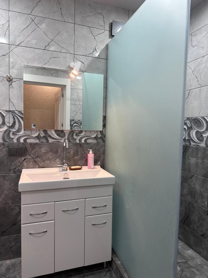 4 Bedroom Suite Apartment Ln Tbilisi City Exteriör bild